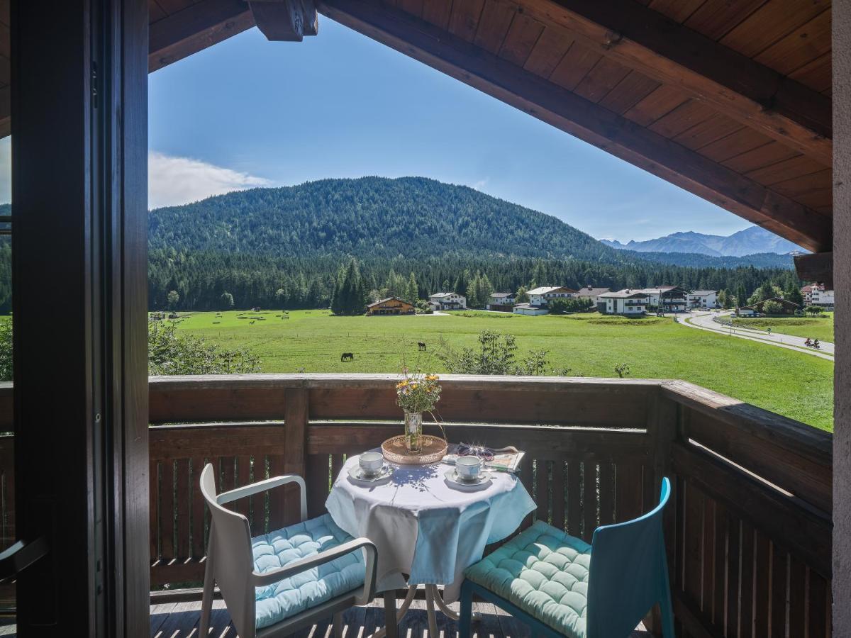 Design Apartments & Zimmer - Zugspitze Leutasch Eksteriør billede